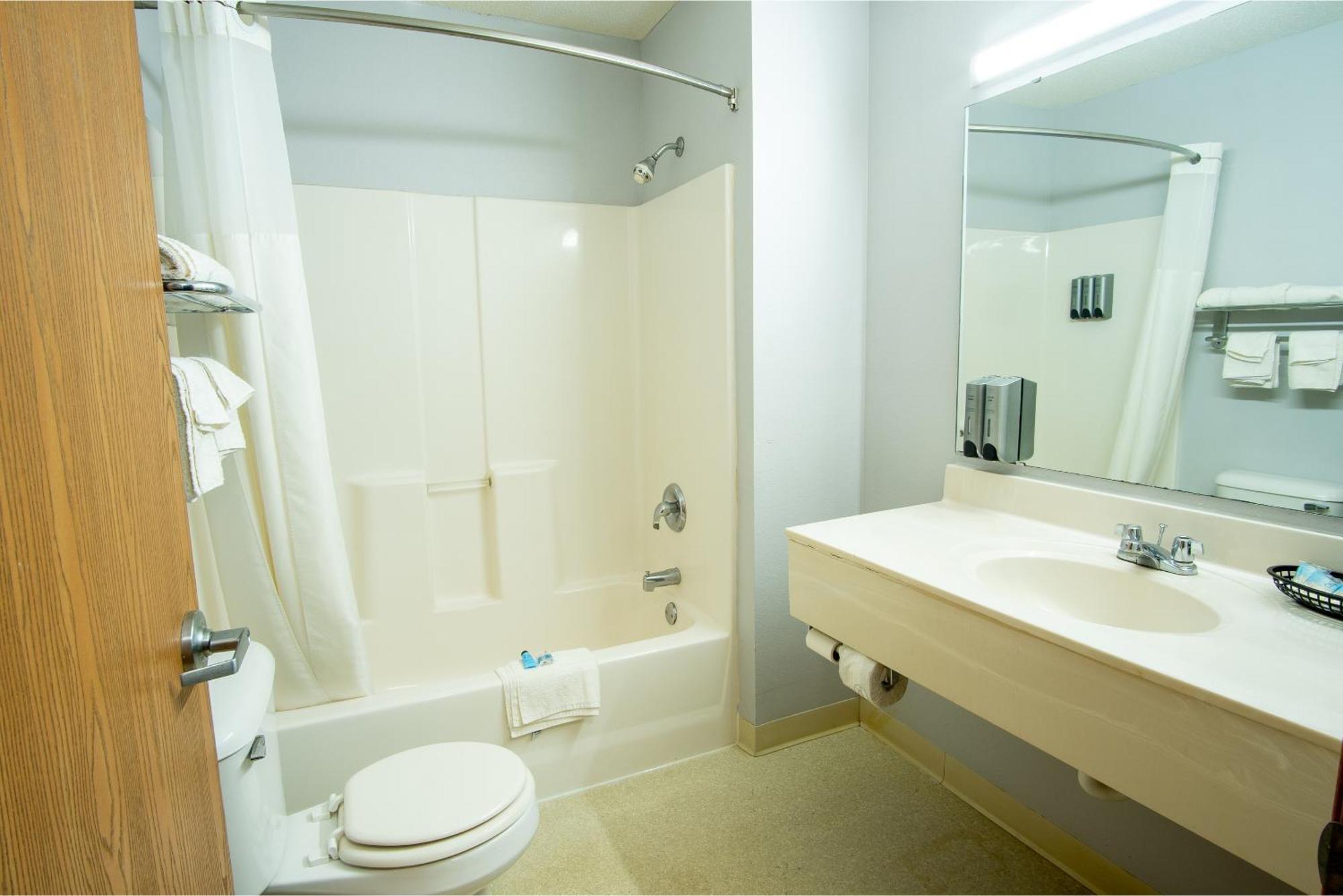 Coratel Inn & Suites By Jasper New Richmond Ngoại thất bức ảnh